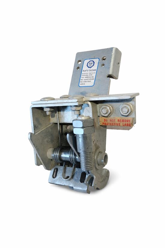 Troses plīsuma aizsardzība apakšējais stiprinājums